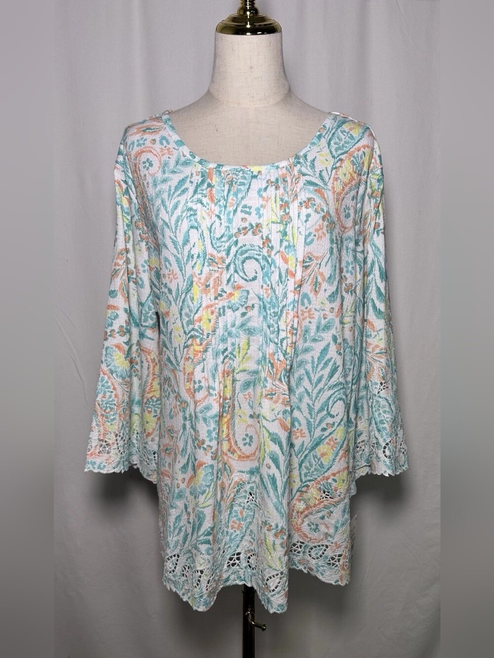 Women's Floral Lace-Hem Tunic Top - Light Aqua Mix